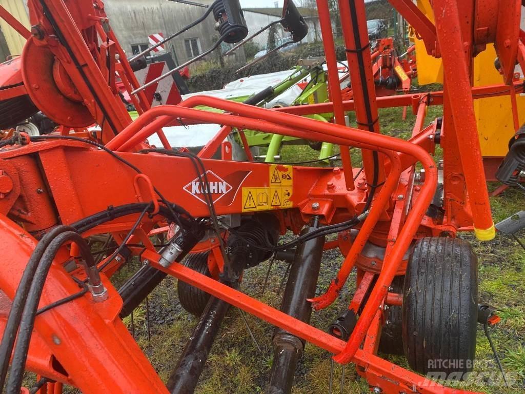Kuhn GF8702 Pöyhimet ja haravat