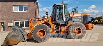 Hitachi ZW 220 Pyöräkuormaajat