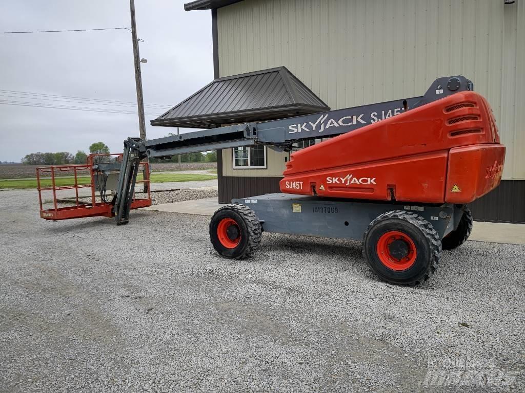 SkyJack SJ 45 T Teleskooppipuominostimet