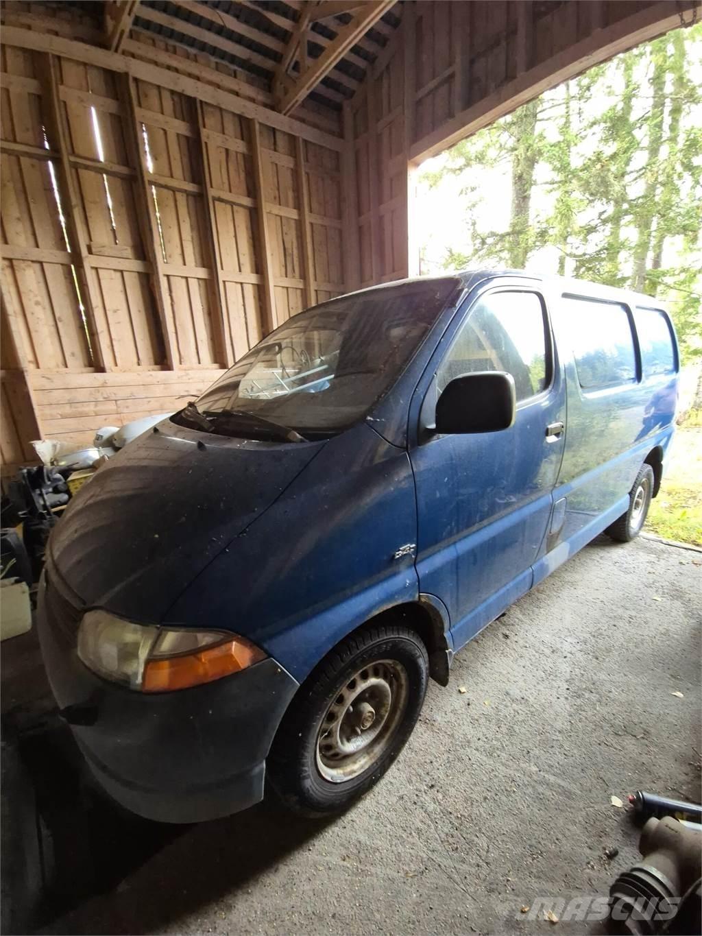 Toyota Hiace Pakettiautot