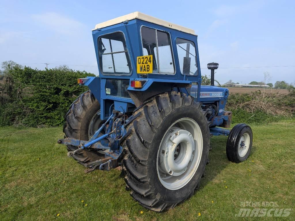 Ford 7000 Traktorit
