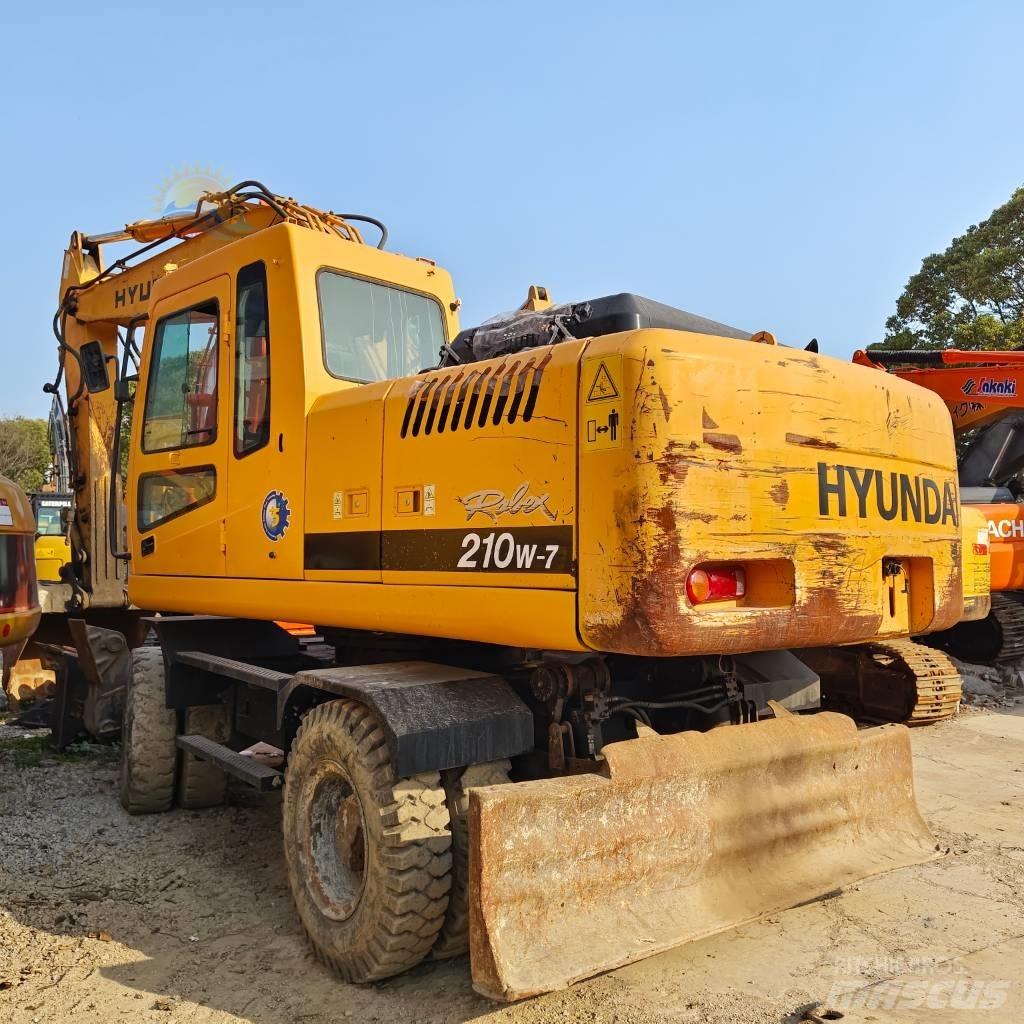 Hyundai R210W-7 Pyöräkaivukoneet