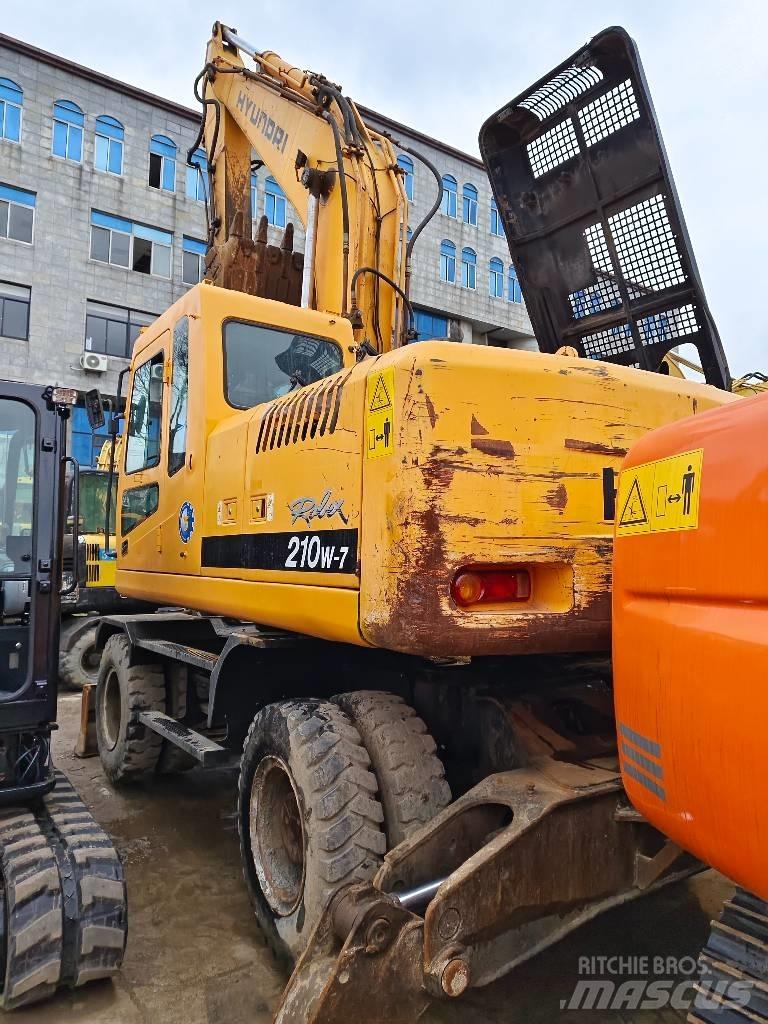 Hyundai R210W-7 Pyöräkaivukoneet