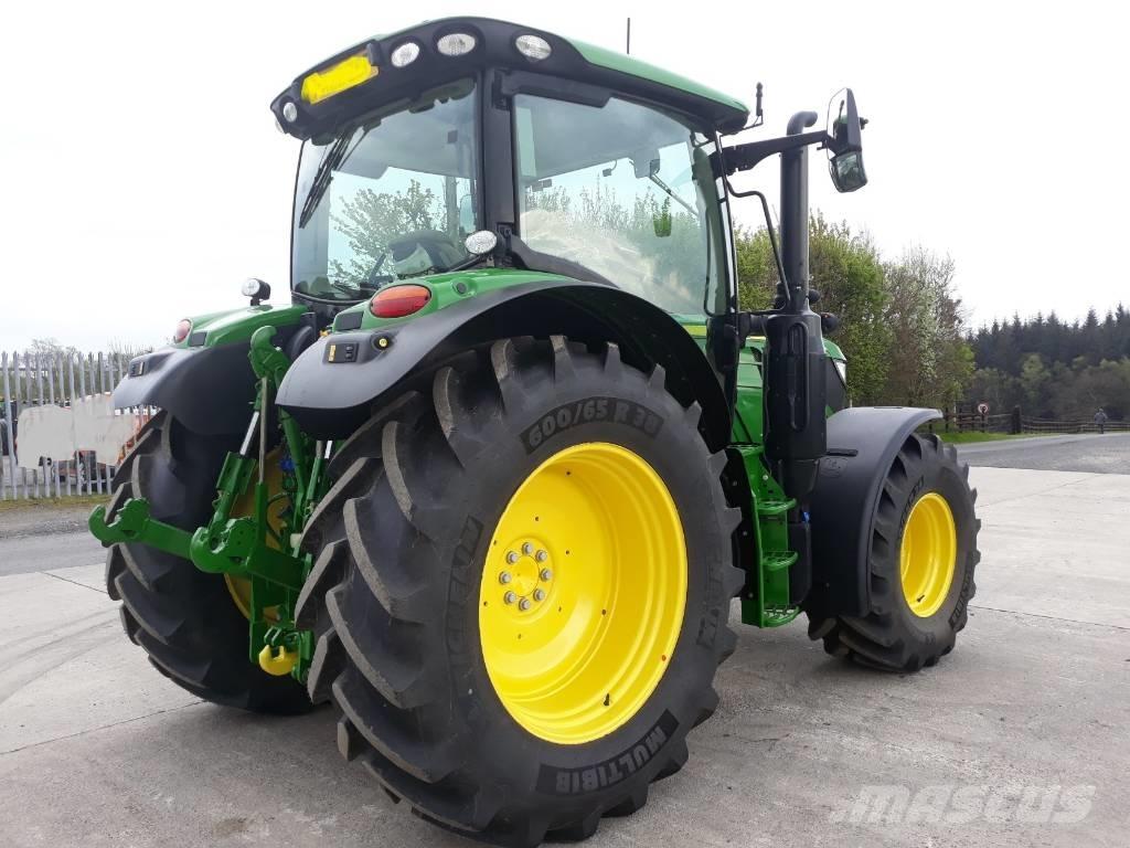 John Deere 6120 R Traktorit