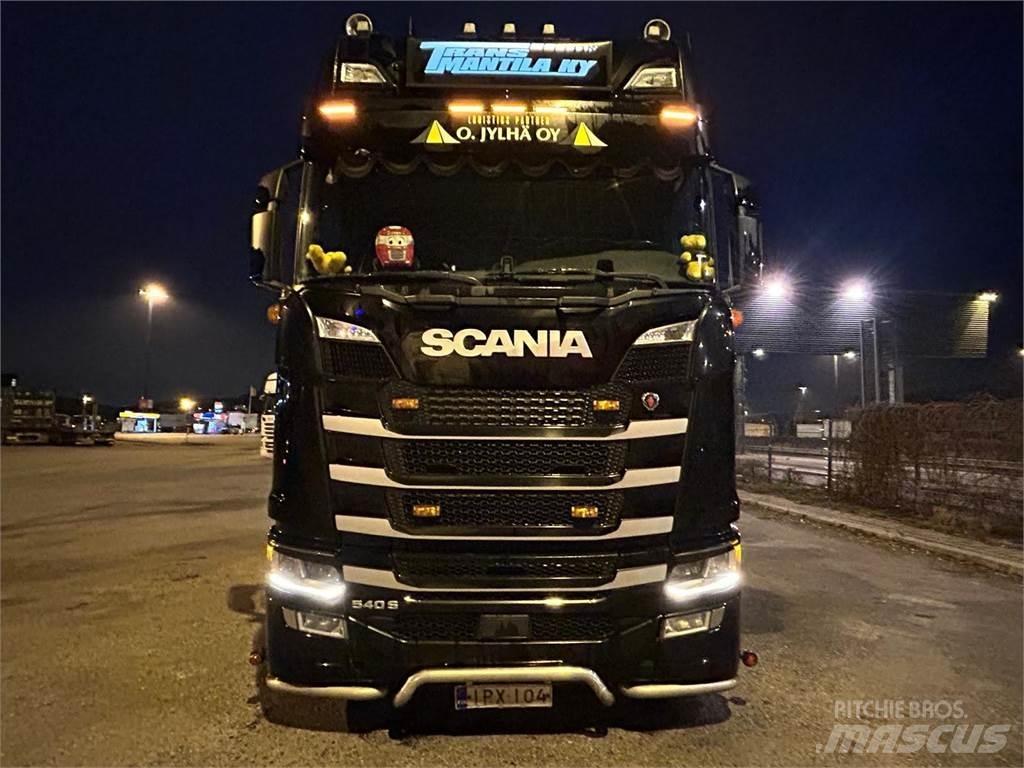 Scania S 540 Vetopöytäautot