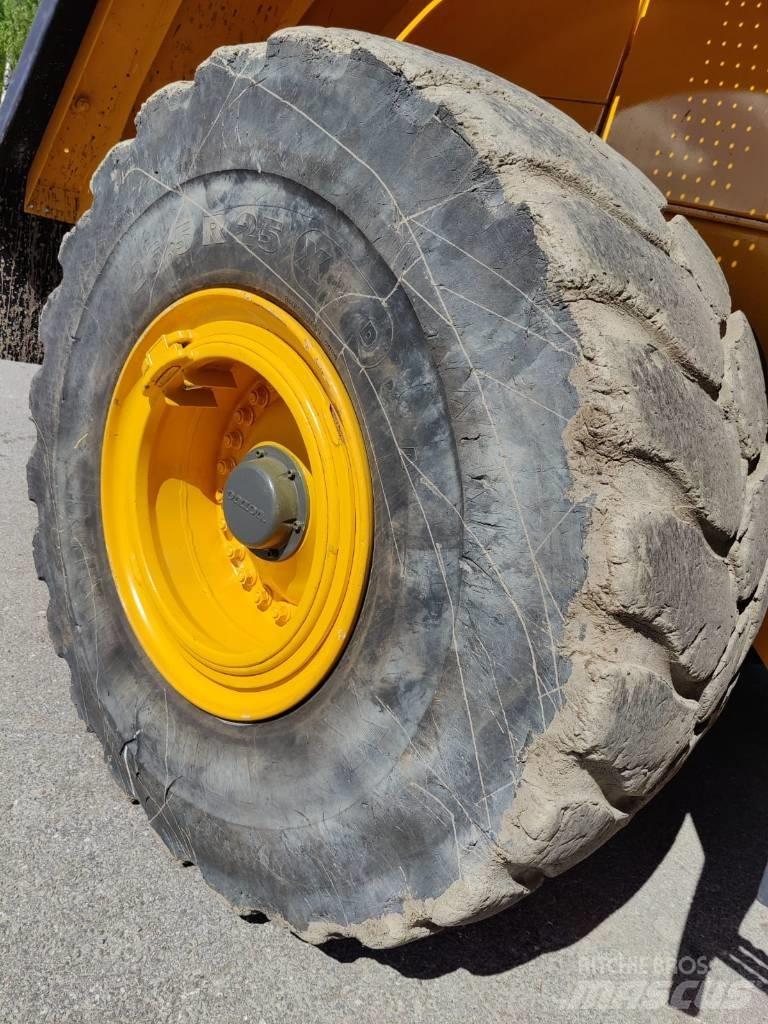 Volvo L 180 E Pyöräkuormaajat