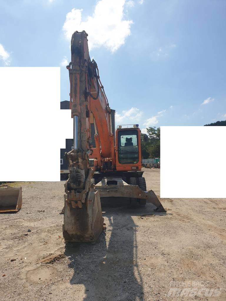 Doosan DX210WA Pyöräkaivukoneet
