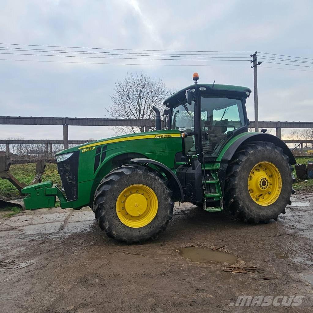 John Deere 8345 R Traktorit