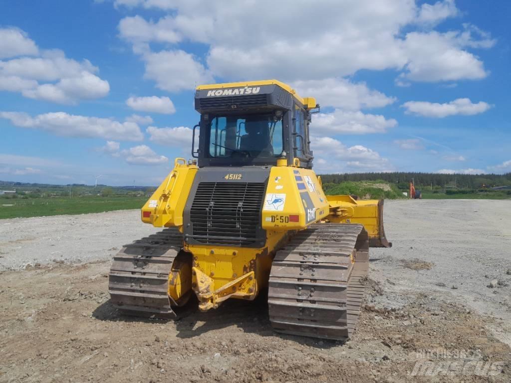 Komatsu D61 PX-24 Telaketjupuskutraktorit