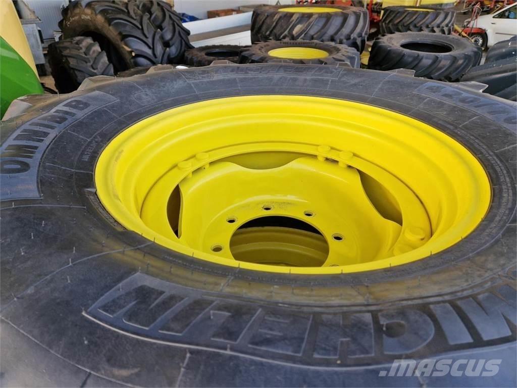 Michelin 420/70R24 Renkaat ja vanteet
