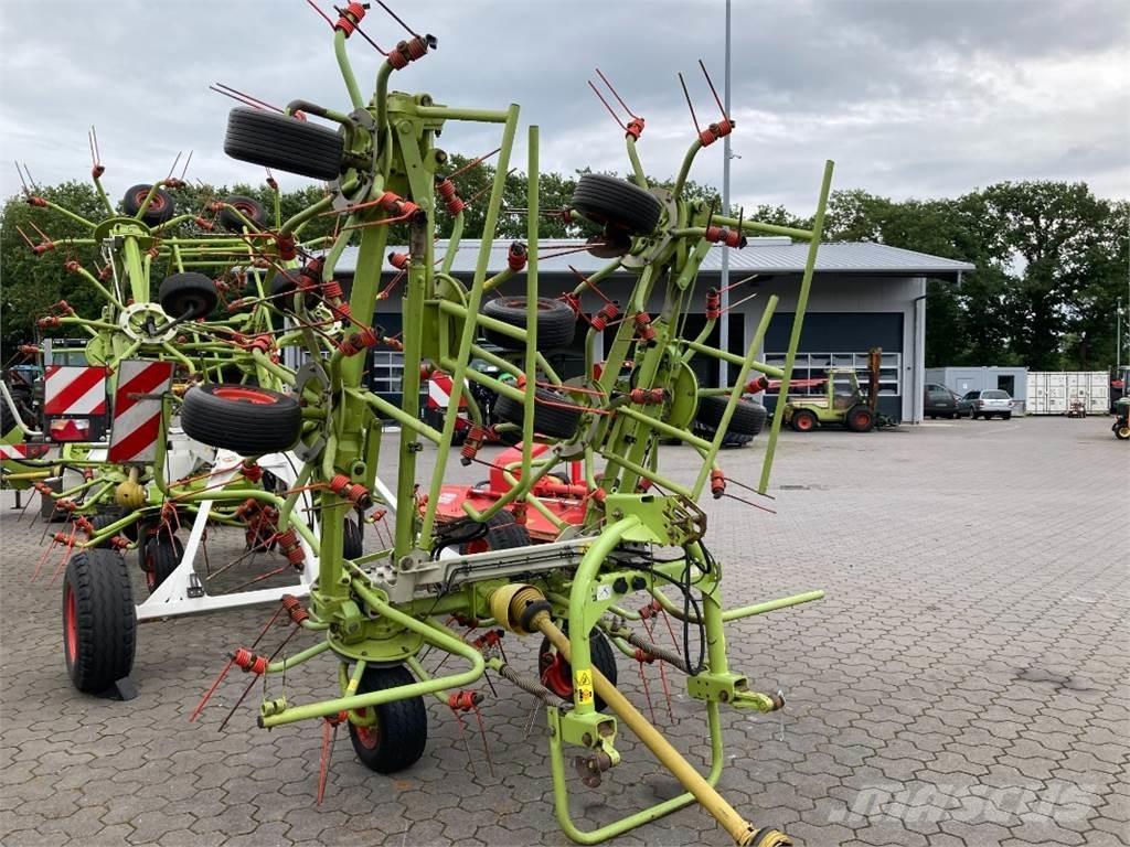 CLAAS Volto 870 Pöyhimet ja haravat
