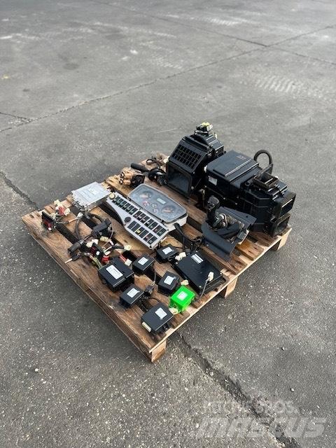 Doosan DL 400 Sähkö ja elektroniikka