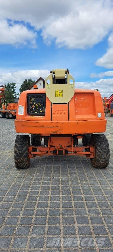 JLG 600AJ Kuukulkijat