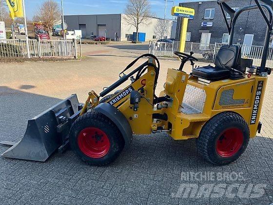 Knikmops KM 130 Pienkuormaajat