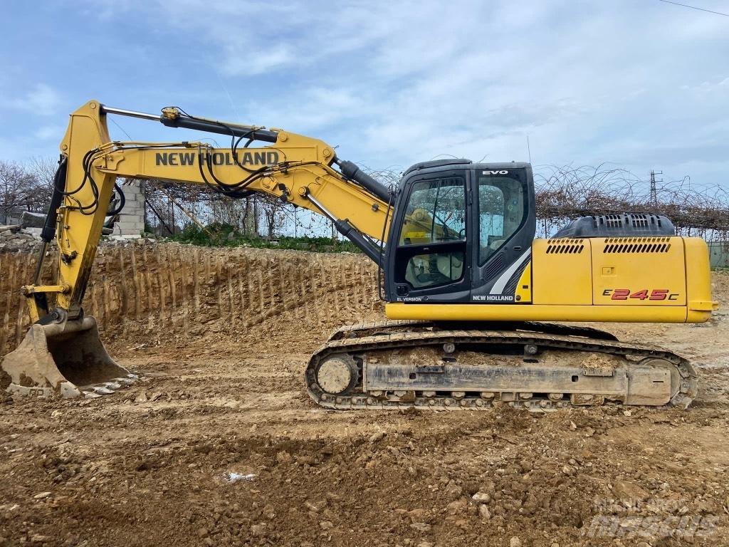 New Holland E245 Telakaivukoneet