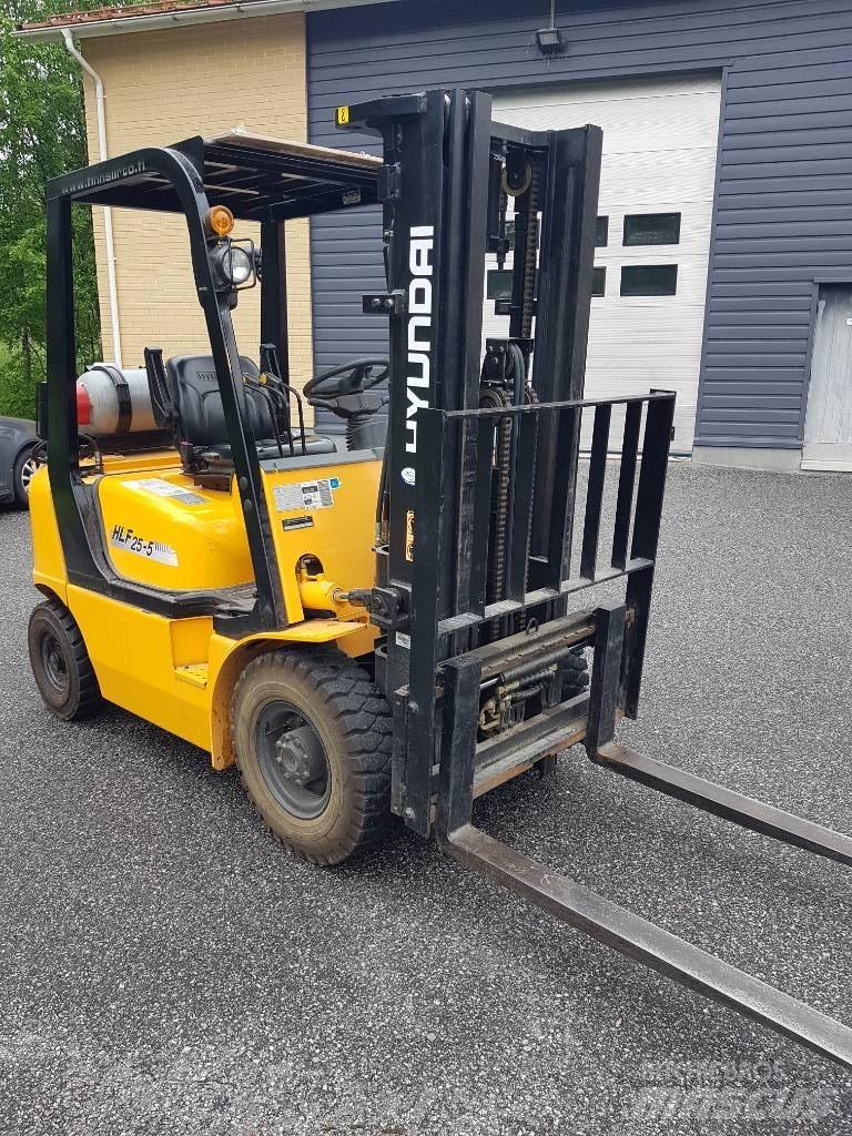 Hyundai HLF 25-5 Nestekaasutrukit