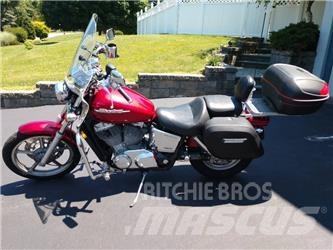 Honda VT1100 Veneet, proomut ja ponttoonit