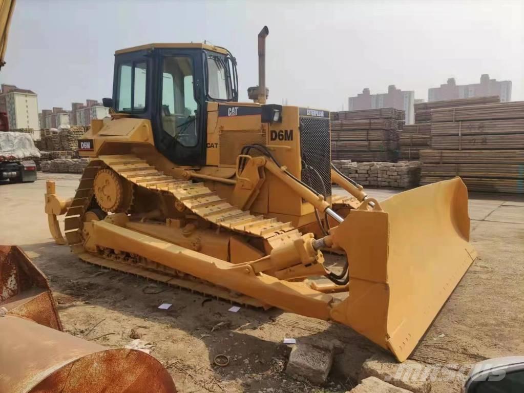 CAT D 6 M Telaketjupuskutraktorit
