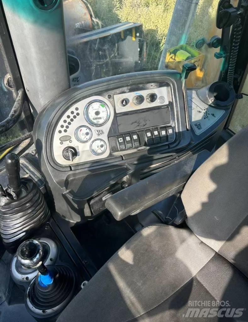 JCB 3 CX Kaivurikuormaajat