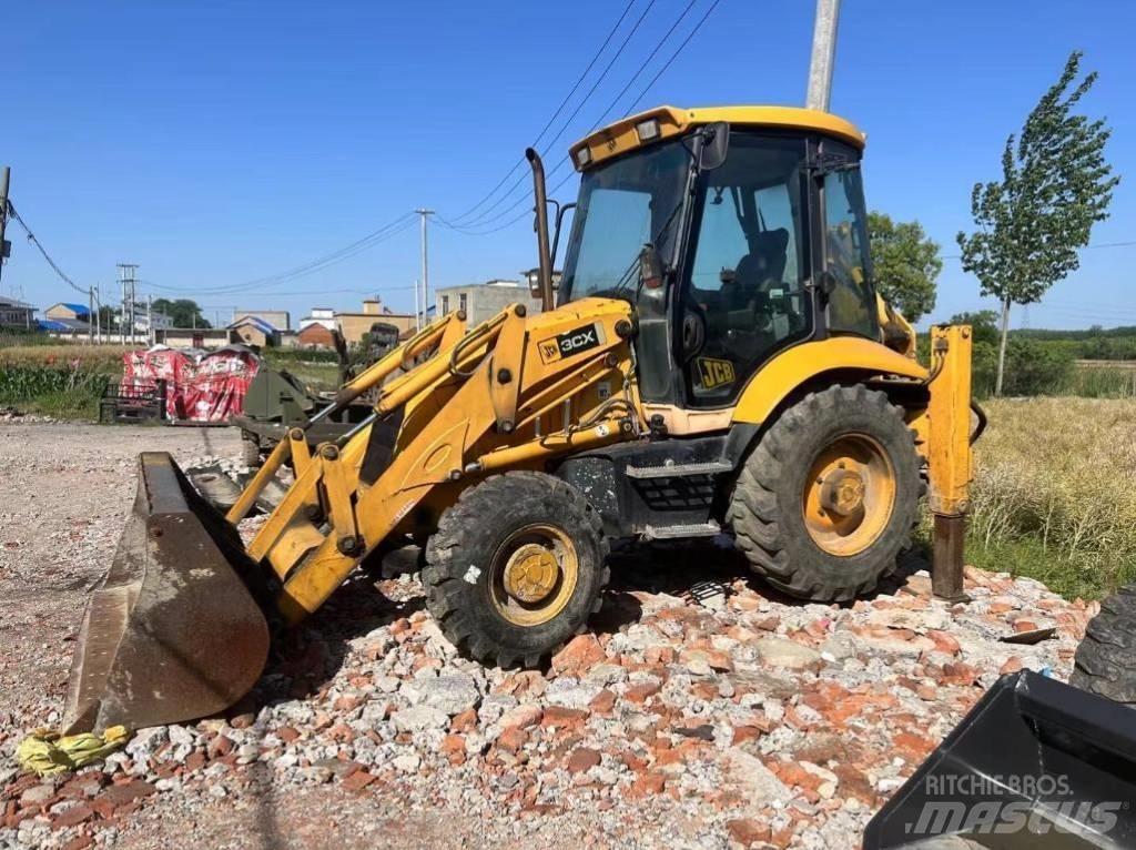 JCB 3 CX Kaivurikuormaajat