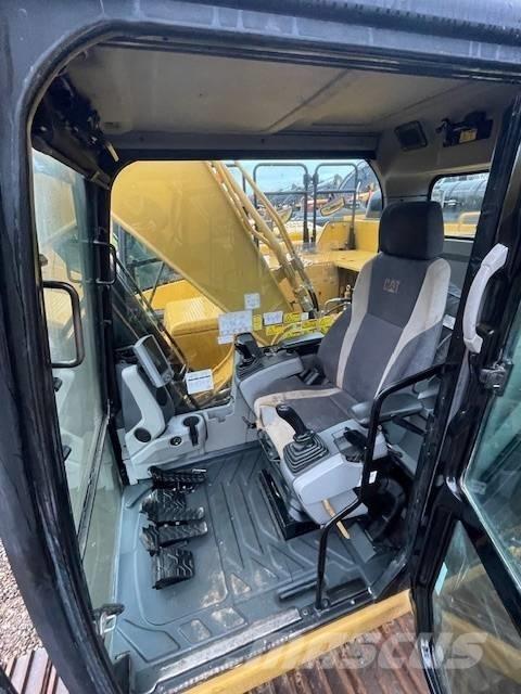 CAT 330FL Telakaivukoneet