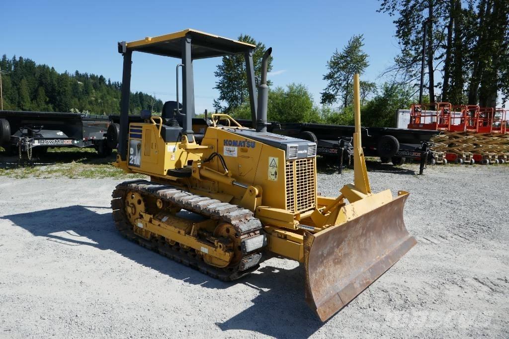 Komatsu D21A-8 Telaketjupuskutraktorit