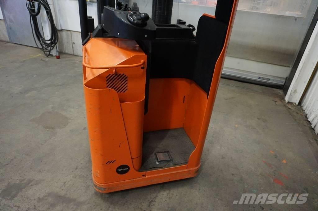 Toyota SSE135L Ajettavat pinoamisvaunut