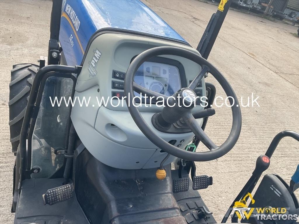 New Holland T 4.65 V Traktorit