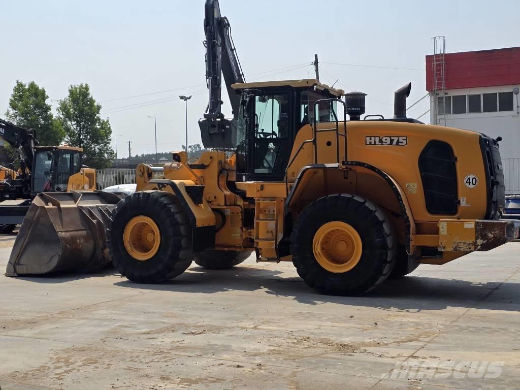 Hyundai HL 975 Pyöräkuormaajat
