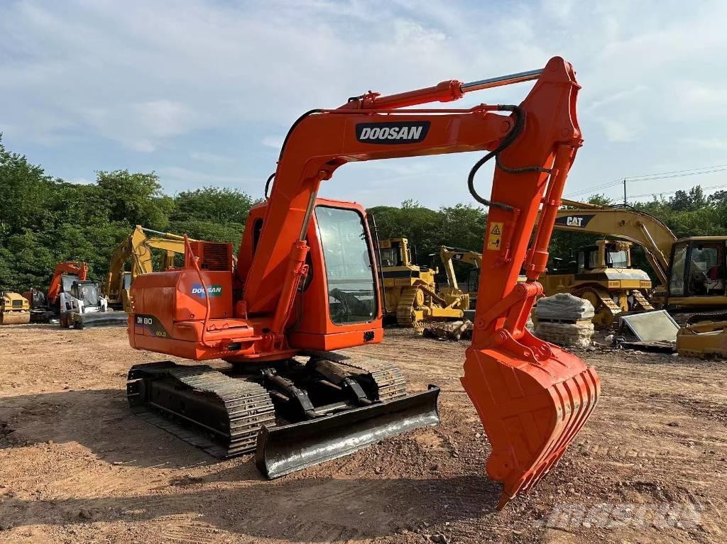 Doosan DH 80 Midikaivukoneet 7t - 12t