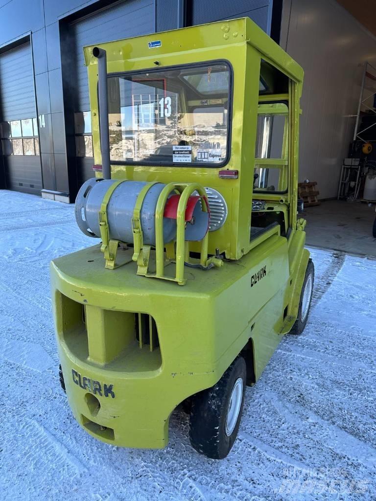 Clark C500Y-55 Nestekaasutrukit