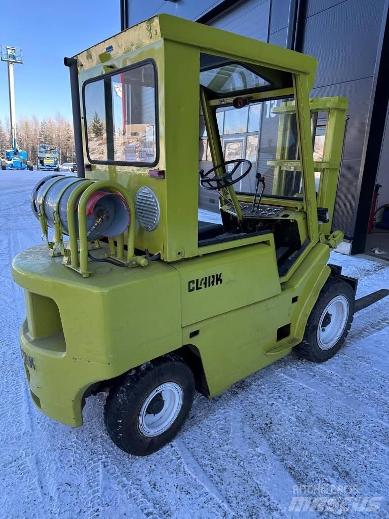 Clark C500Y-55 Nestekaasutrukit