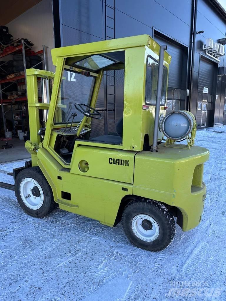 Clark C500Y-55 Nestekaasutrukit