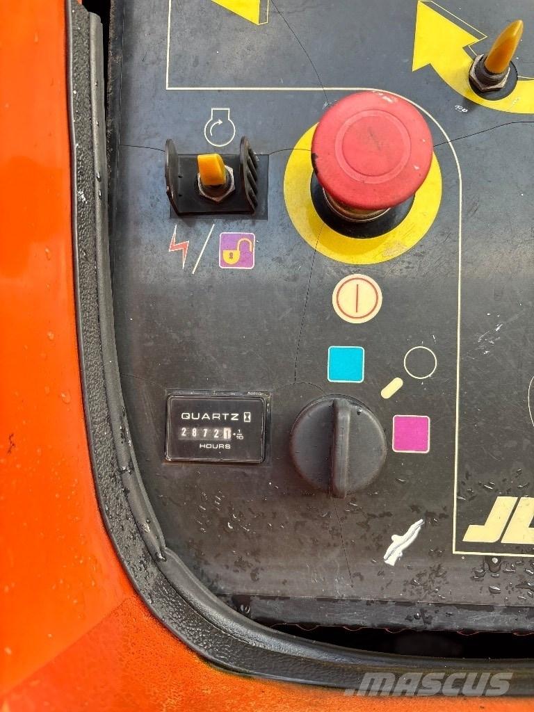 JLG 860 SJ Teleskooppipuominostimet