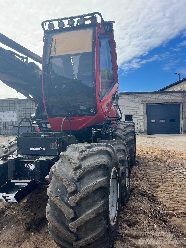Komatsu 901 Harvesterit