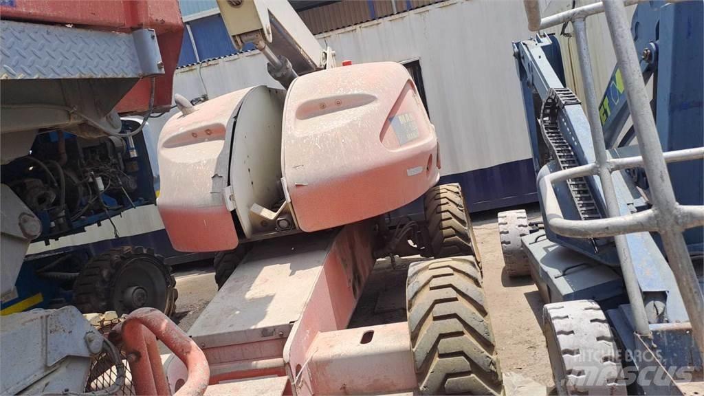 JLG 460SJ Teleskooppipuominostimet