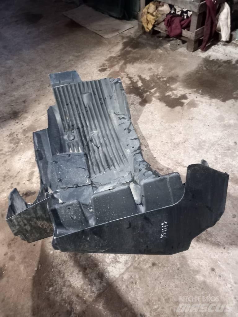 MAN TGX 81612300108 Ohjaamot ja sisustat