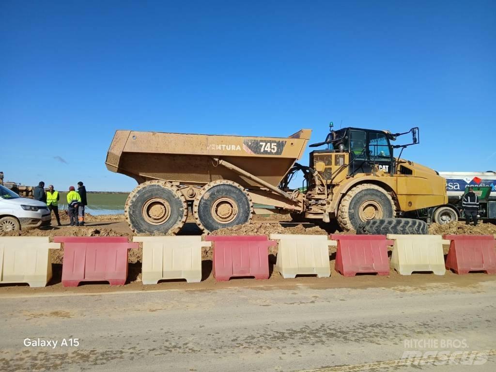 CAT 745 Dumpperit