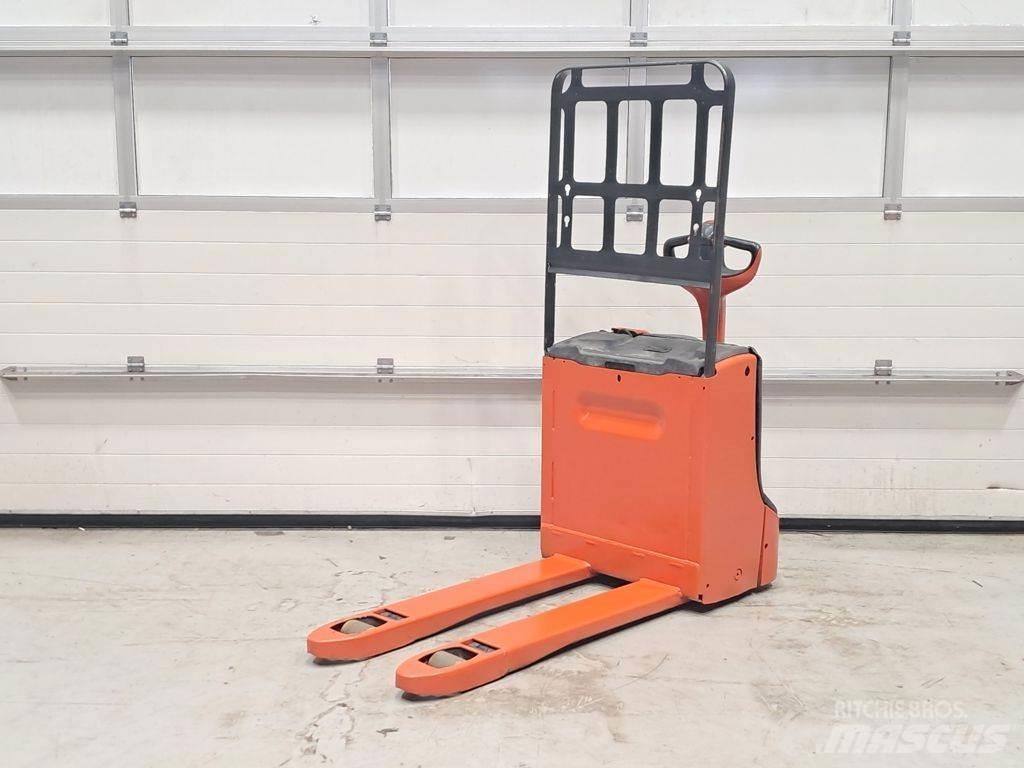 Linde T16 Lavansiirtotrukit