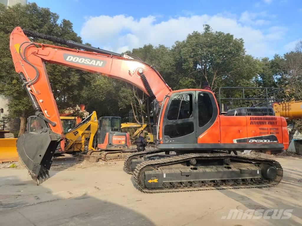 Doosan DX 300 LC Telakaivukoneet