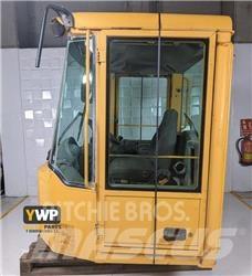 Volvo L 180 E Cab Ohjaamo ja sisusta