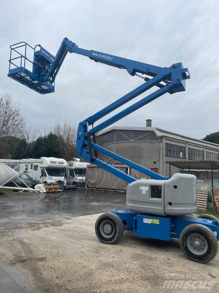 Genie Z 45/25 DC Kuukulkijat