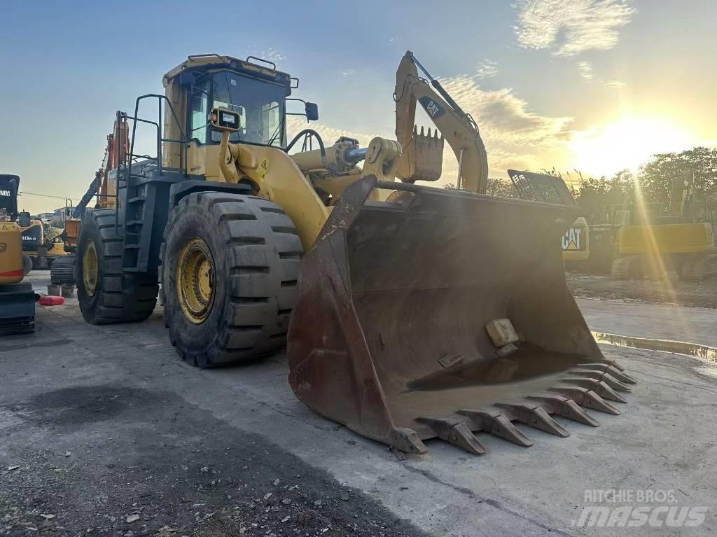 Komatsu WA 600 Pyöräkuormaajat