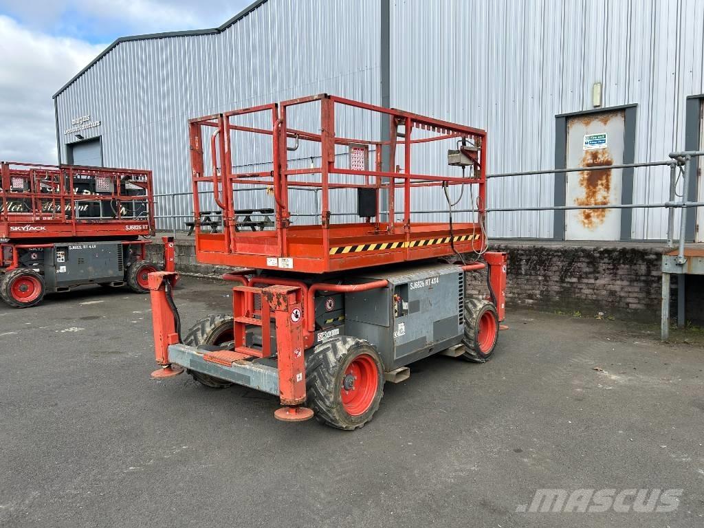 SkyJack SJ 6826 RT Saksilavat