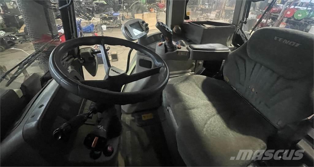 Fendt 820 Vario Traktorit