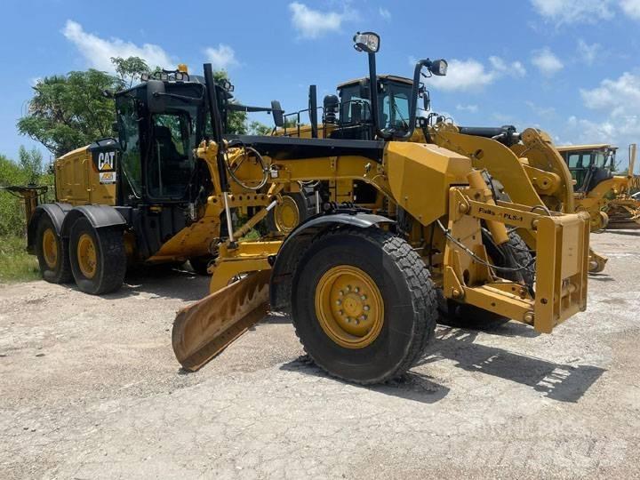 CAT 12 M 3 Tiehöylät