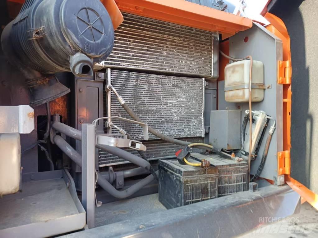 Hitachi ZX160 Telakaivukoneet