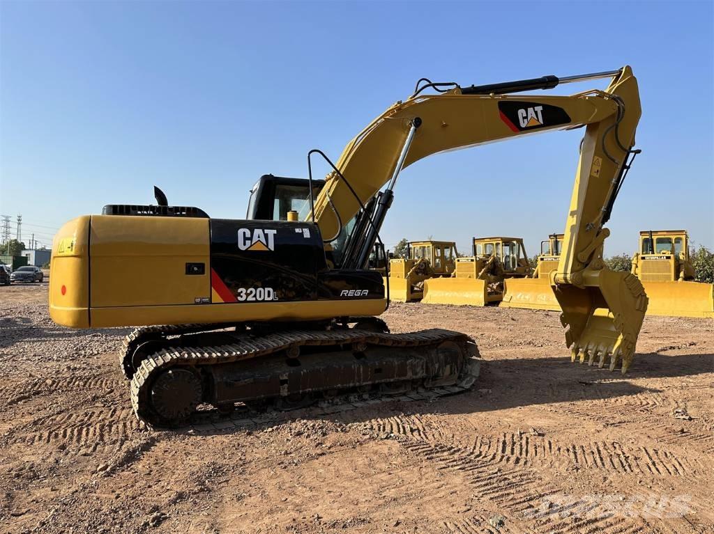 CAT 320D Telakaivukoneet