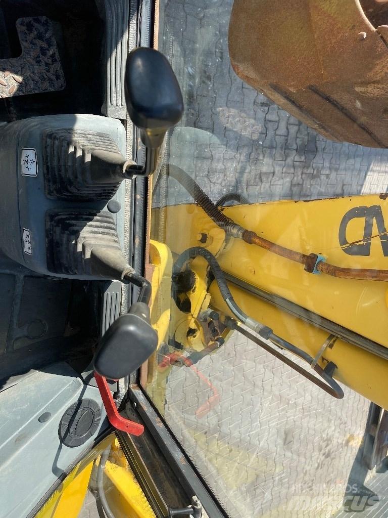 New Holland LB 110 Kaivurikuormaajat