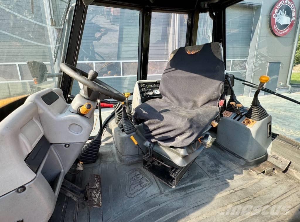 JCB 3 CX Kaivurikuormaajat